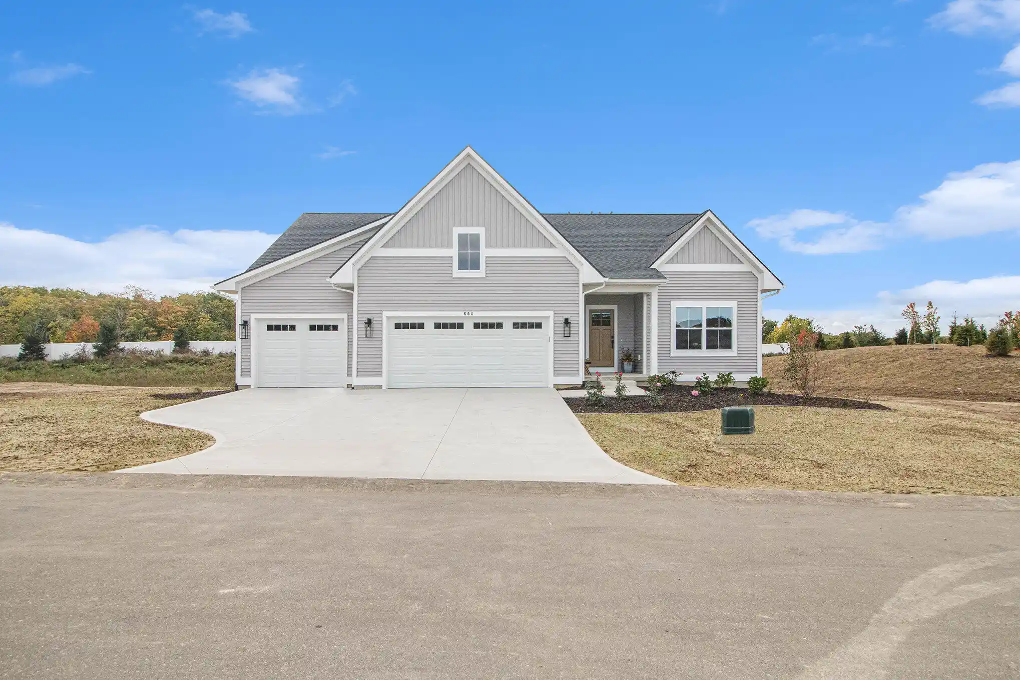 Listing Photo 1 - Condo for sale in 581 Sun Vale Ln located at 581 Sun Vale Ln, Grandville, MI 49418 - Unit 581 Sun Vale Ln
