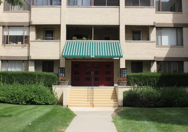 Homes for sale in Flint, MI | 915 E Ct #206Th St, Flint, MI 48503
