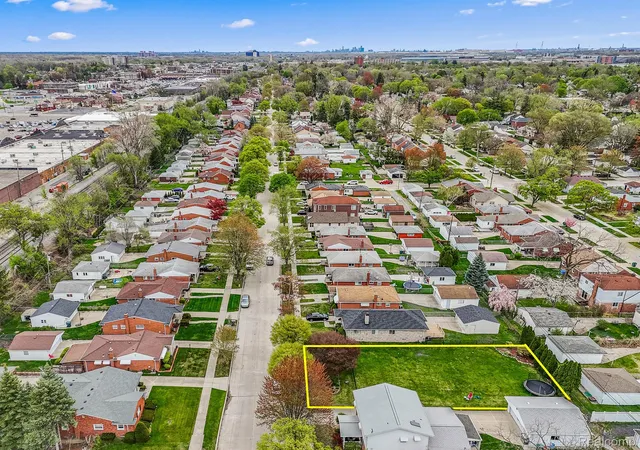 2nd image of 23323 Park St, Dearborn, MI 48124 | MLS# 20250030004