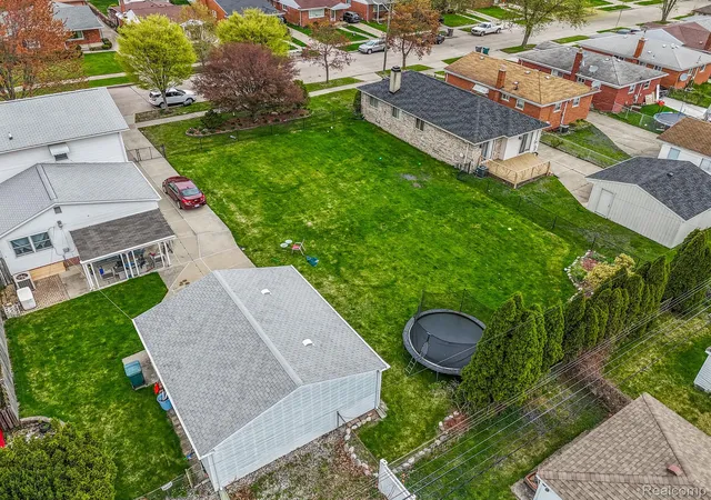 4th image of 23323 Park St, Dearborn, MI 48124 | MLS# 20250030004