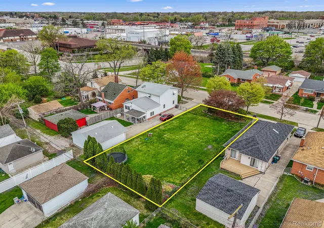 5th image of 23323 Park St, Dearborn, MI 48124 | MLS# 20250030004