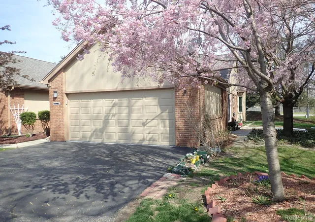 Photo 1 of Sale Pending at 46980 Country Ln #8, Macomb, MI 48044 | MLS# 20250030119 | Listing updated on 2026-07-07