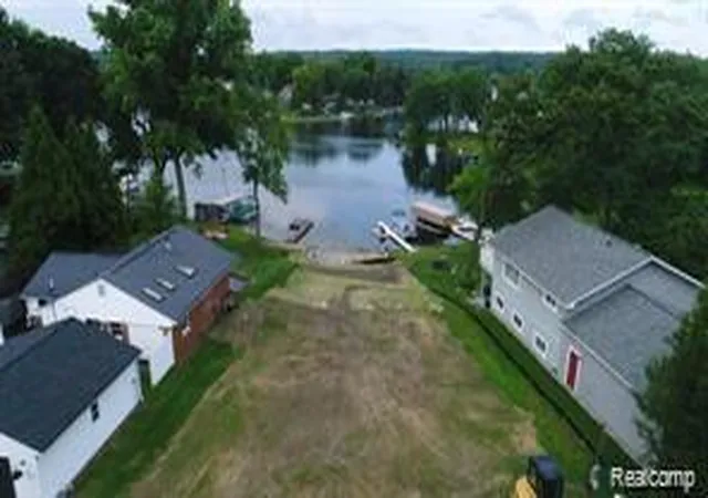 Homes for sale in Davisburg, MI | 10418 King Rd, Davisburg, MI 48350 | MLS# 20250030801