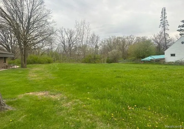 Photo 1 of Land for sale at 5141 W Bristol Rd, Flint, MI 48507 | MLS# 20250030882 | Listing updated on 2026-08-07
