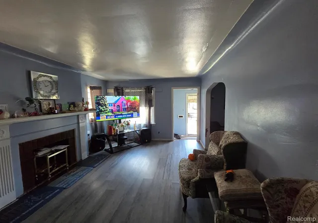 Photo 3 of Single family home for sale at 8869 Manor St, Detroit, MI 48204 | MLS# 20250032483 | Listing updated on 2026-09-01