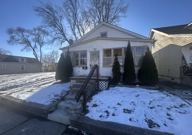 Homes for sale in Hazel Park, MI | 32 E George Ave, Hazel Park, MI 48030 | MLS# 81025020528