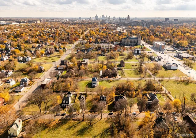 4th image of 72 Englewood St, Detroit, MI 48202 | MLS# 20250034882