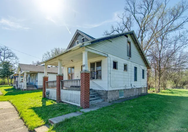 2nd image of 985 Fernhill St, Highland Park, MI 48203 | MLS# 20250036398