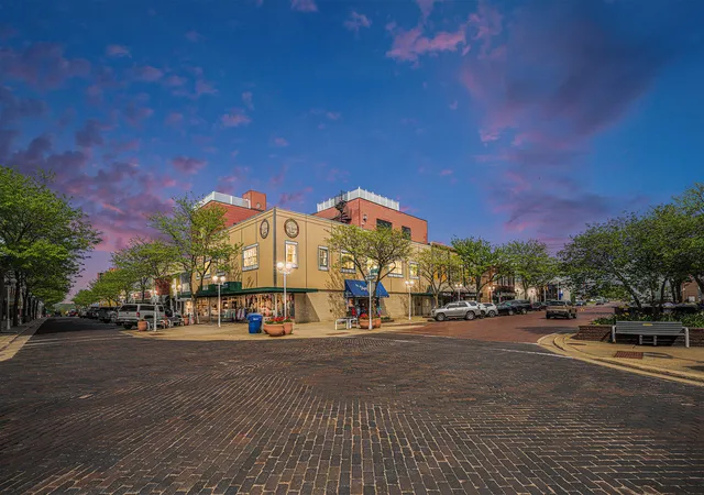 Photo 2 of Condo for sale at 327 State St #2, Saint Joseph, MI 49085 | MLS# 69025022561 | Listing updated on 2026-05-29