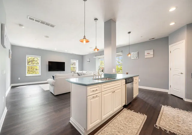 Photo 4 of Condo for sale at 327 State St #2, Saint Joseph, MI 49085 | MLS# 69025022561 | Listing updated on 2026-05-29