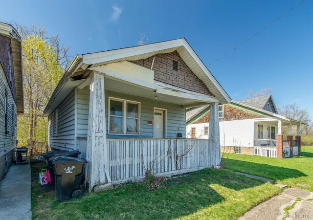 3rd image of 975 Fernhill St, Highland Park, MI 48203 | MLS# 20250036694