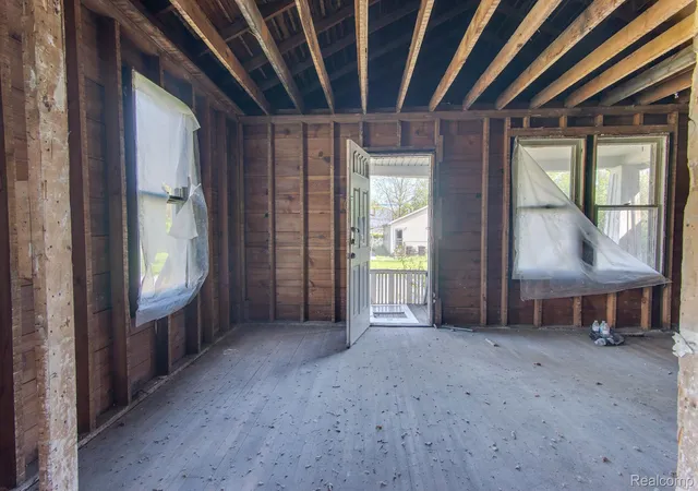 5th image of 975 Fernhill St, Highland Park, MI 48203 | MLS# 20250036694