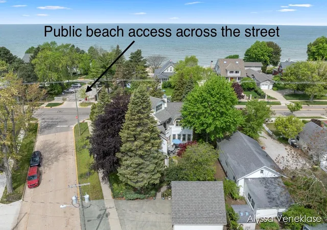 Photo 2 of Single family home for sale at 404 N Shore Dr, South Haven, MI 49090 | MLS# 65025024186 | Listing updated on 2026-08-26