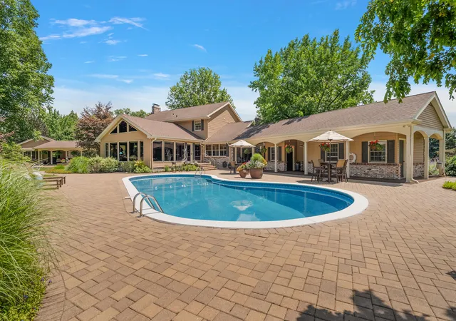 1st image of 6130 Eidson Rd, Saint Joseph, MI 49085 | MLS# 69025025446