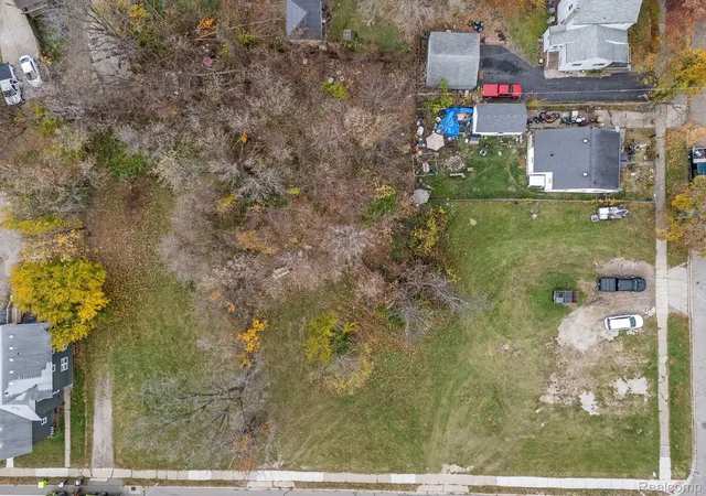 2nd image of 431 N Perry St, Pontiac, MI 48342 | MLS# 20251004467