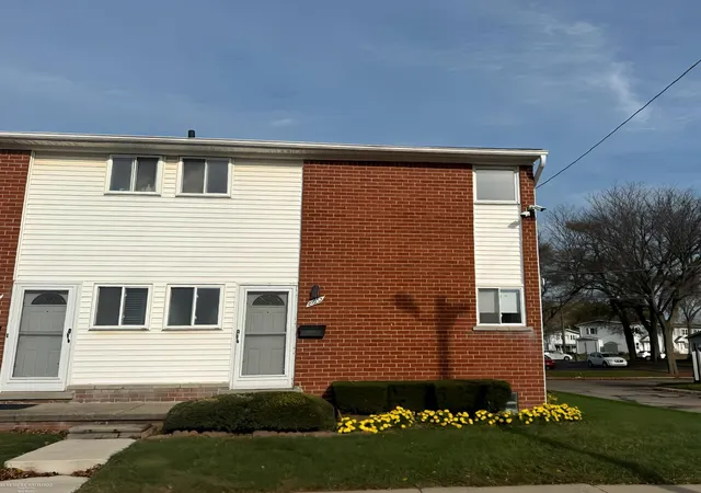 Homes for sale in Center Line, MI | 8602 Kaltz St, Center Line, MI 48015 | MLS# 58050176933