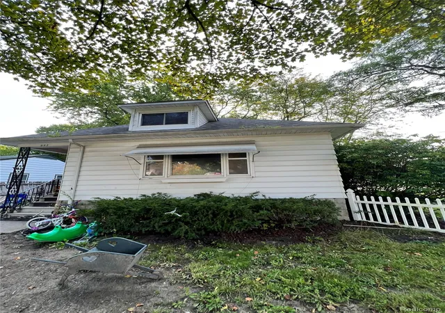 Photo 1 of Single family home for sale at 902 N Mason St, Saginaw, MI 48602 | MLS# 20251004672 | Listing updated on 2026-07-06