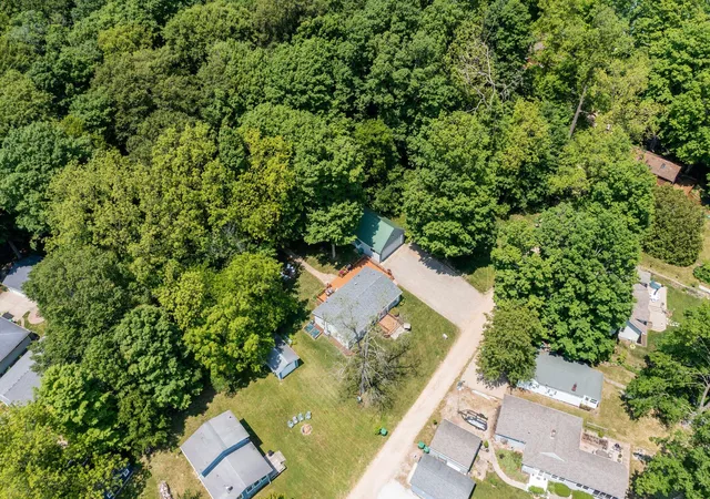 4th image of 61738 Lake View Dr, Cassopolis, MI 49031 | MLS# 69025026136