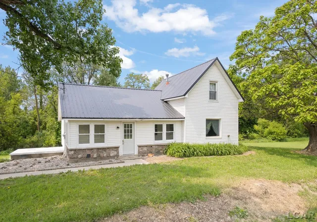 Homes for sale in Onsted Village Lenawee, MI | 11943 W Us 223 Hwy, Onsted Village Lenawee, MI 49265 | MLS# 56050177172