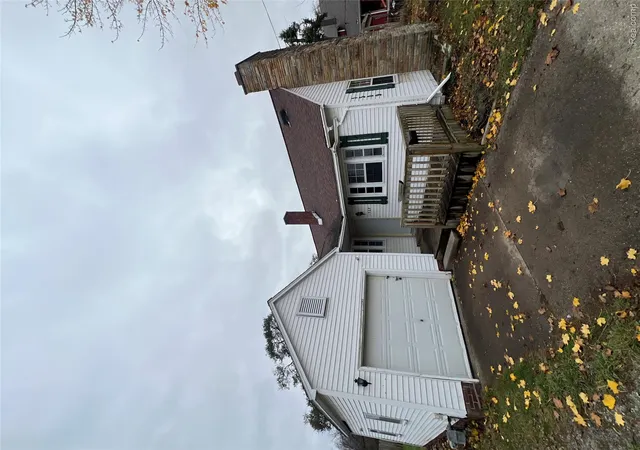 Photo 3 of Single family home for sale at 1509 Monroe St, Saginaw, MI 48602 | MLS# 20251005586 | Listing updated on 2026-07-06