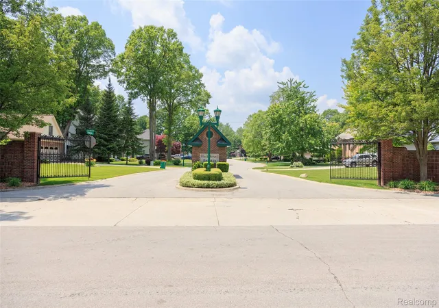 4th image of 3408 N Burwick Dr, Port Huron, MI 48060 | MLS# 20251006505