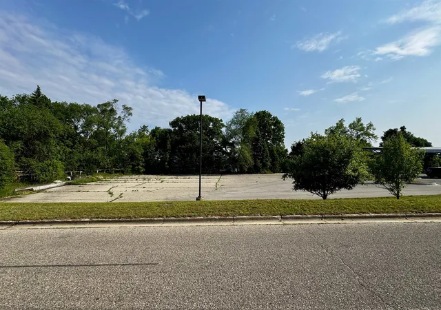 Photo 3 of Land for sale at 208 Robertson St, Cadillac, MI 49601 | MLS# 78080058276 | Listing updated on 2026-07-25