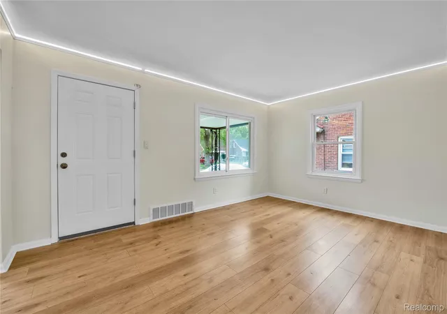 3rd image of 20120 Norwood St, Detroit, MI 48234 | MLS# 20251008428