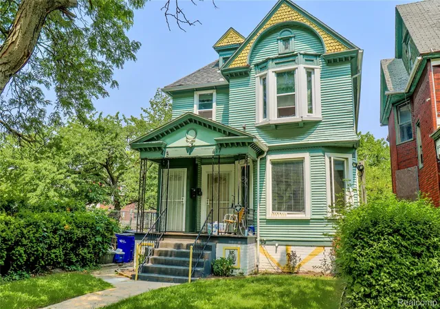 Photo 1 of Sale Pending at 403 Mt Vernon St, Detroit, MI 48202 | MLS# 20251009087 | Listing updated on 2026-07-07
