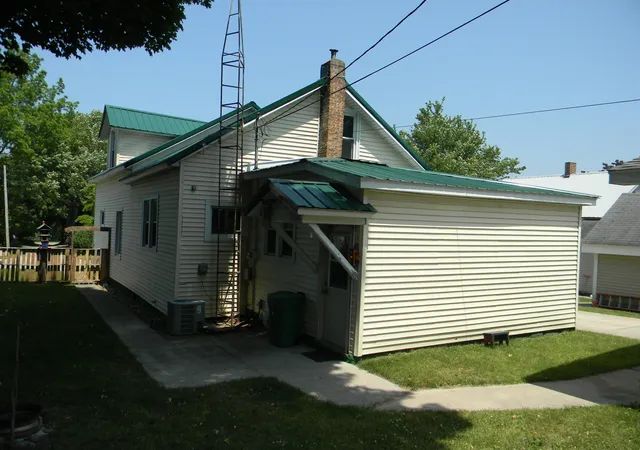 Homes for sale in Ludington, MI | 302 First St, Ludington, MI 49431 | MLS# 67025029062