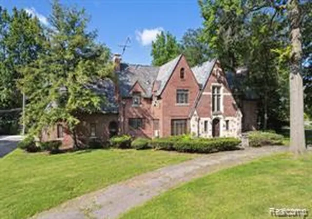 Photo 3 of Single family home for sale at 19565 Cumberland Way, Detroit, MI 48203 | MLS# 20251009791 | Listing updated on 2026-07-07