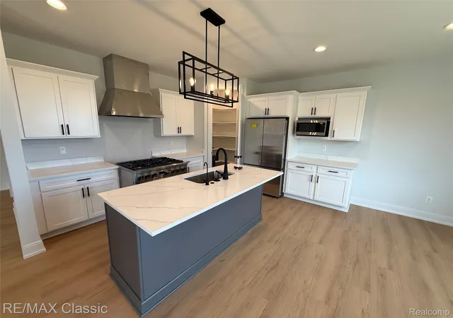 2nd image of 3482 Ponemah Dr, Fenton, MI 48430 | MLS# 20251010200