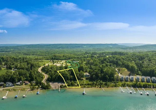 1st image of 5543 Crystal Ln, Frankfort, MI 49635 | MLS# 78080058863