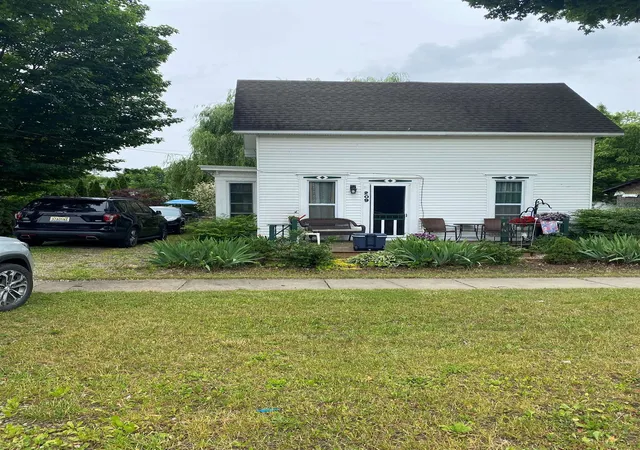 Photo 1 of Single family home for sale at 209 N Pine St, Lake City City Missaukee, MI 49651 | MLS# 78080058889 | Listing updated on 2026-08-31