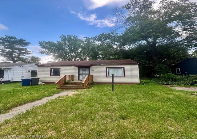 Photo 3 of Single family home for sale at 1218 E Piper Ave, Flint, MI 48505 | MLS# 20251013179 | Listing updated on 2026-03-31
