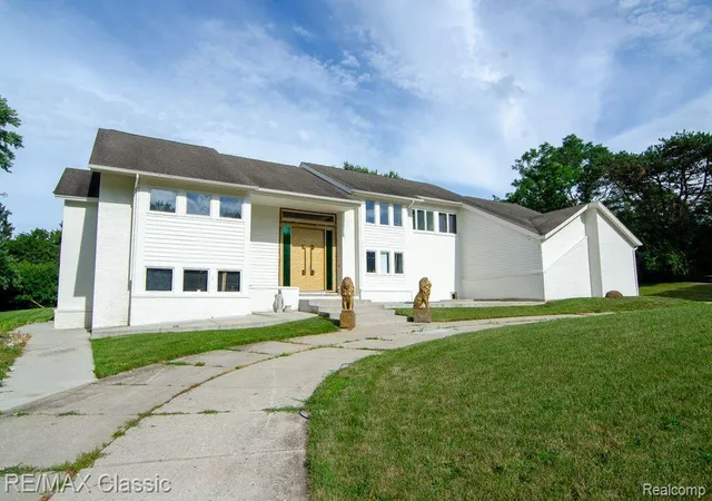 Photo 1 of Single family home for sale at 3865 Stonecrest Rd, West Bloomfield, MI 48322 | MLS# 20251013252 | Listing updated on 2026-06-23