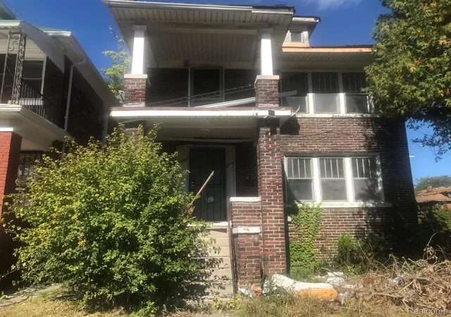 Listing Photo 2 - Condo for sale in building located at 5200 Maplewood St, Detroit, MI 48204