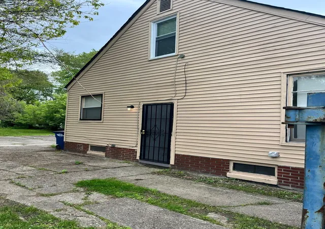 3rd image of 20174 San Juan Dr, Detroit, MI 48221 | MLS# 81025033465