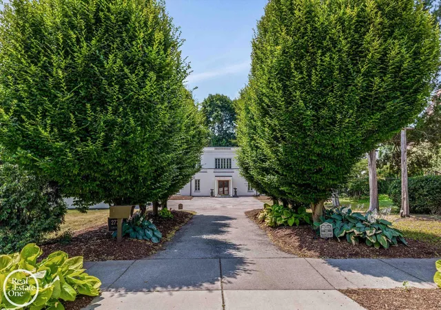2nd image of 277 Lincoln Rd, Grosse Pointe, MI 48230 | MLS# 58050181149