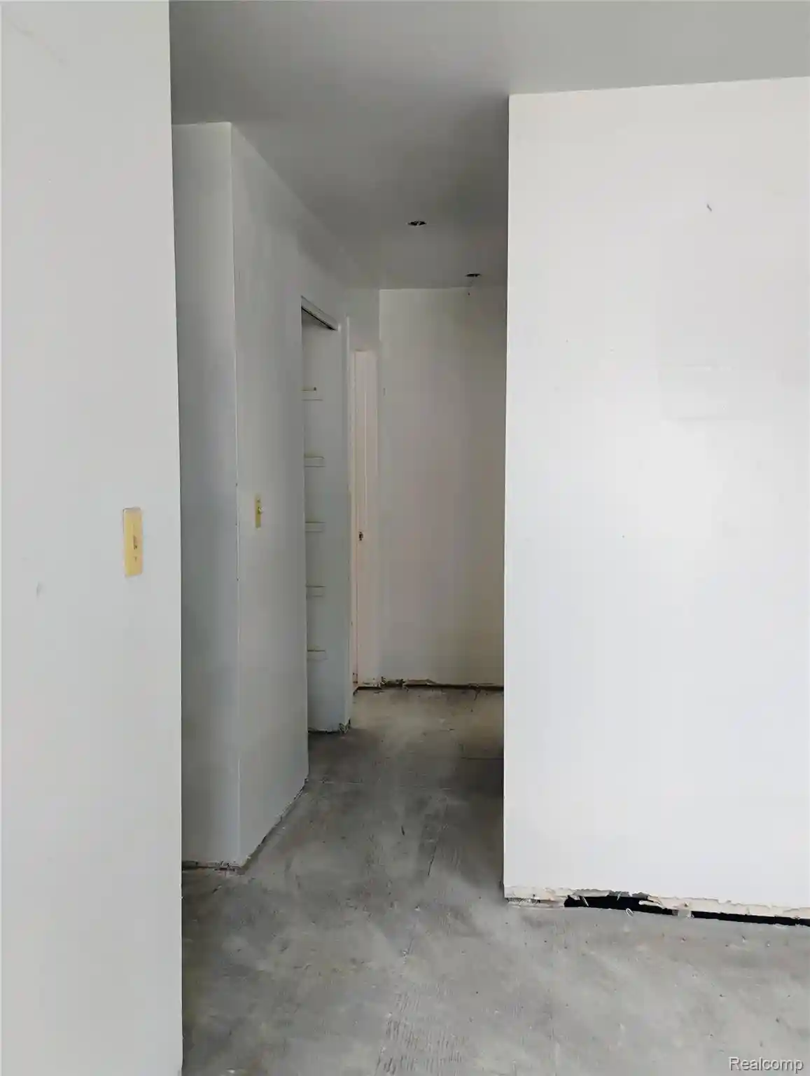 Listing Photo 33 - Condo for sale in 22100 Dante St located at 22100 Dante St, Oak Park, MI 48237 - Unit 22100 Dante St