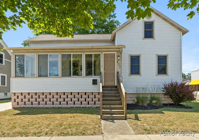 Photo 1 of Single family home for sale at 602 Jackson St, Grand Haven, MI 49417 | MLS# 65025033901 | Listing updated on 2026-02-11