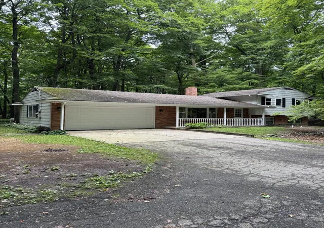 Photo 1 of Single Family Residence at 13752 Forest Hl Rd, Grand Ledge, MI 48837 | MLS# 71025034092 | | Sold on 2025-11-18