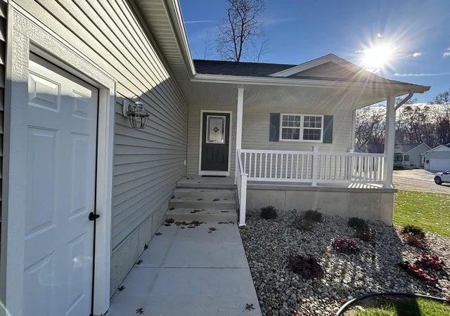 Photo 3 of Condo for sale at 1516 W Addison Way, Muskegon, MI 49445 | MLS# 71025034292 | Listing updated on 2026-09-01