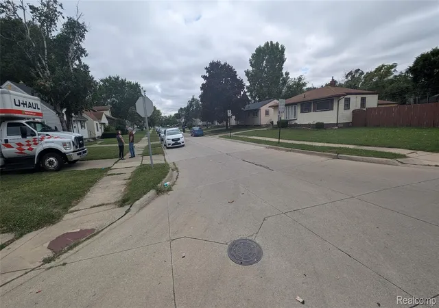 Photo 1 of Sale Pending at 26828 Waldorf St, Roseville, MI 48066 | MLS# 20251017014 | Listing updated on 2026-07-07