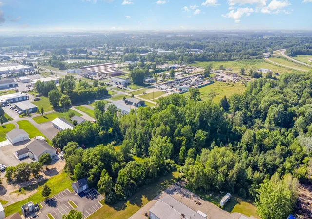 3rd image of 4639 Corporate Dr, Mount Pleasant, MI 48858 | MLS# 79080059695
