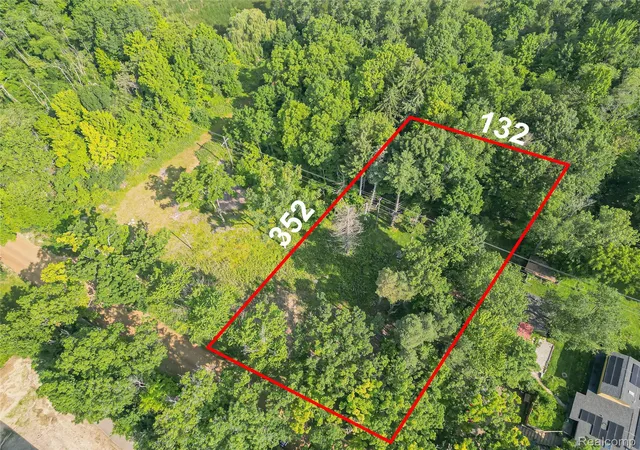 Photo 2 of Land for sale at 7230 Walnut Lake Rd, West Bloomfield, MI 48323 | MLS# 20251017954 | Listing updated on 2026-07-27