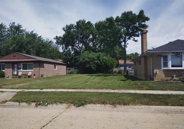 Photo 2 of Land for sale at 8275 Cadillac Ave, Warren, MI 48089 | MLS# 20251019698 | Listing updated on 2026-04-17