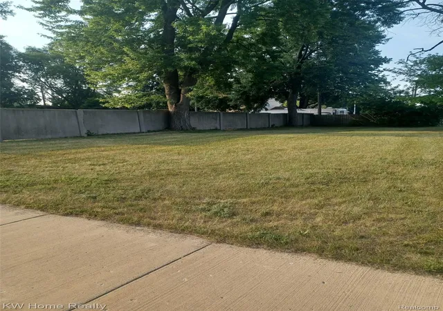 Photo 2 of Land for sale at 934 E Granet Ave, Hazel Park, MI 48030 | MLS# 20251019954 | Listing updated on 2026-07-01