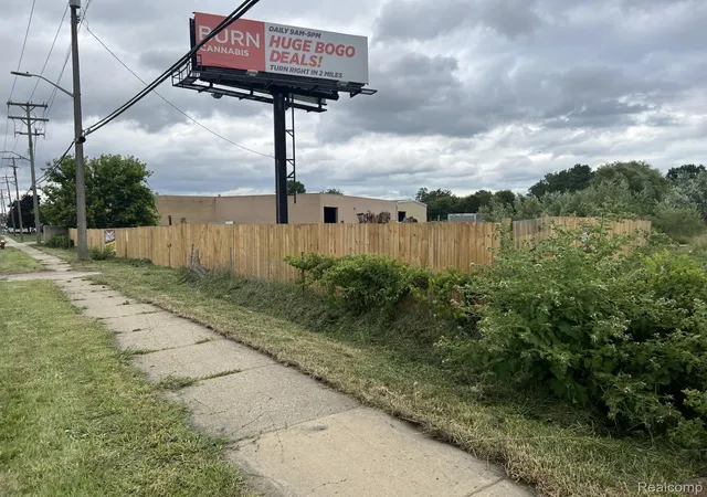 Photo 1 of Land for sale at 24450 Groesbeck Hwy, Warren, MI 48089 | MLS# 20251020234 | Listing updated on 2026-04-21