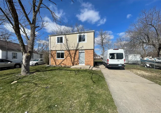Photo 1 of Single family home for sale at 2116 Wood St, Saginaw, MI 48638 | MLS# 20251021296 | Listing updated on 2026-07-06