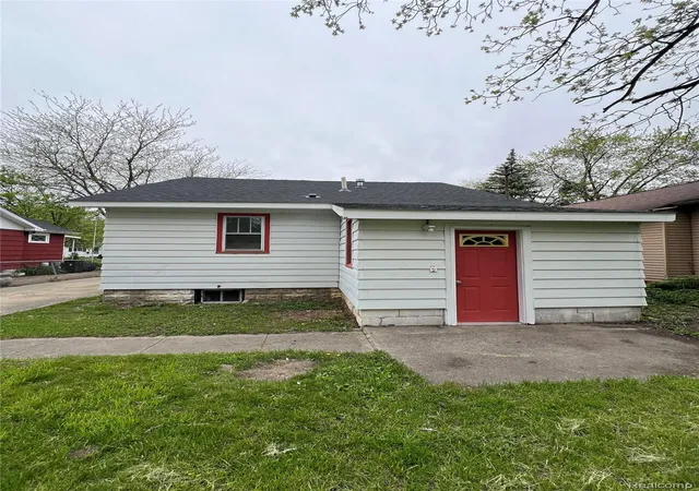 Photo 2 of Single family home for sale at 222 Borland Ct, Saginaw, MI 48602 | MLS# 20251021306 | Listing updated on 2026-07-06